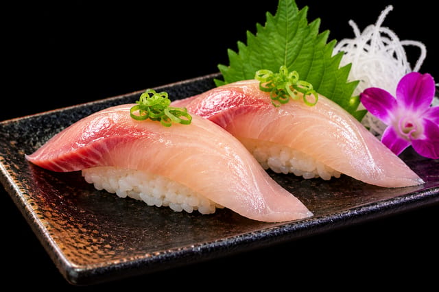 Hamachi**.