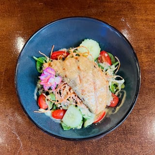 Grilled Salmon Salad