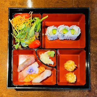 Box Nigiri or Sashimi